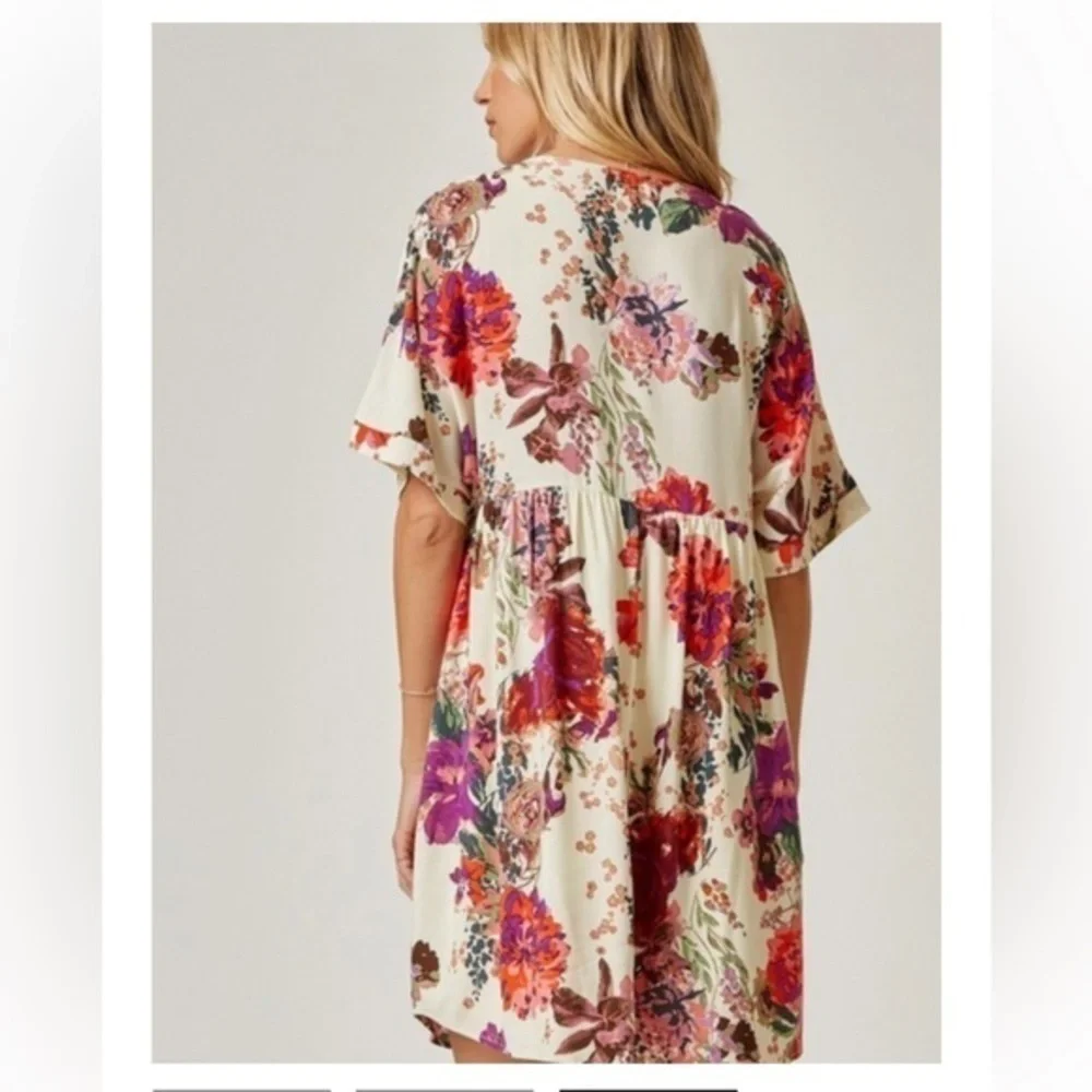 Andree by Unit Ivory Floral Short Sleeve‎ Dress - Picture 16 of 16